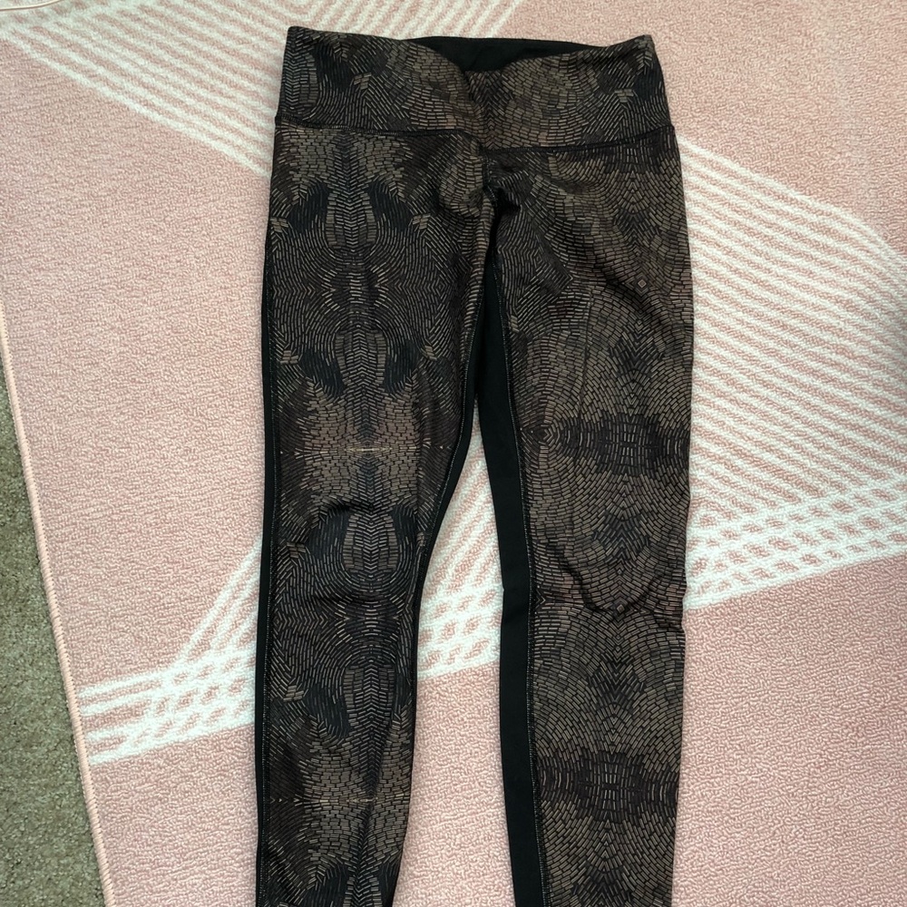 Lululemon RARE two-tone full length leggings